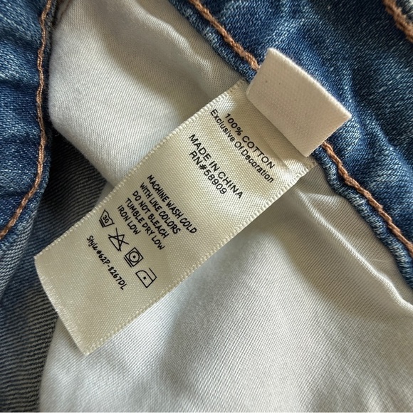 Chelsea & Violet Floral Eyelet Denim Cutoff Shorts Size 29 - Picture 4 of 9